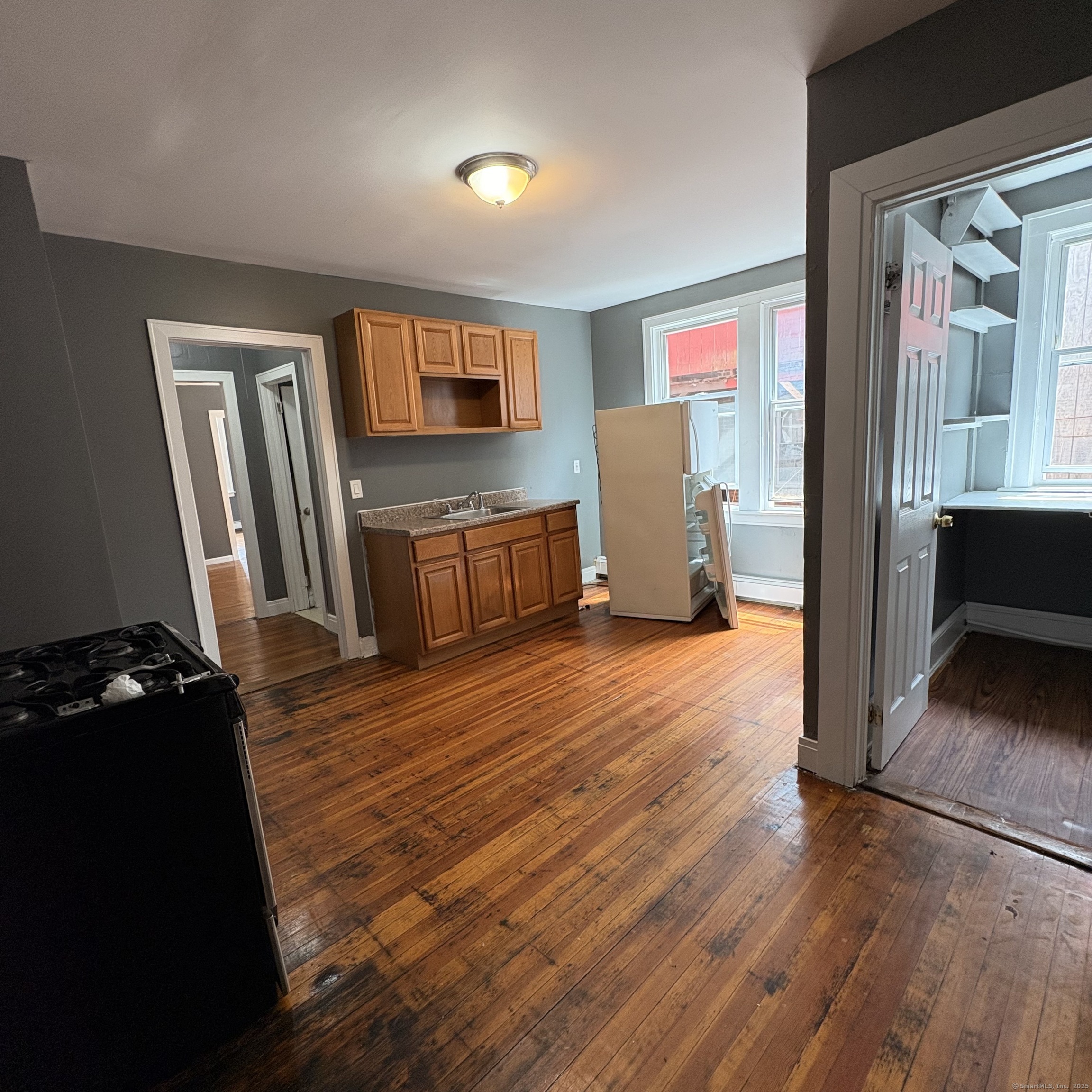 Hartford, Connecticut 06120, United States, 3 Bedrooms Bedrooms, ,1 BathroomBathrooms,Residential,Active,169261