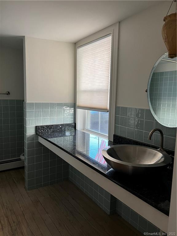 Stonington, Connecticut 06378, United States, 2 Bedrooms Bedrooms, ,2 BathroomsBathrooms,Residential,Pending,138211