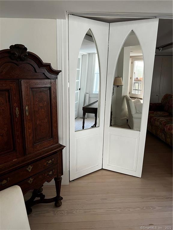 Stonington, Connecticut 06378, United States, 2 Bedrooms Bedrooms, ,2 BathroomsBathrooms,Residential,Pending,138211