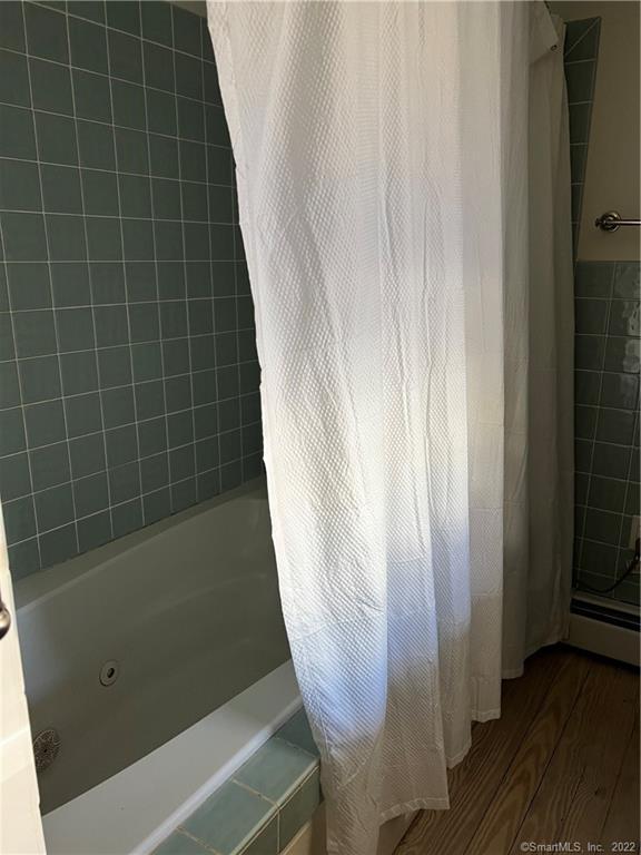 Stonington, Connecticut 06378, United States, 2 Bedrooms Bedrooms, ,2 BathroomsBathrooms,Residential,Pending,138211