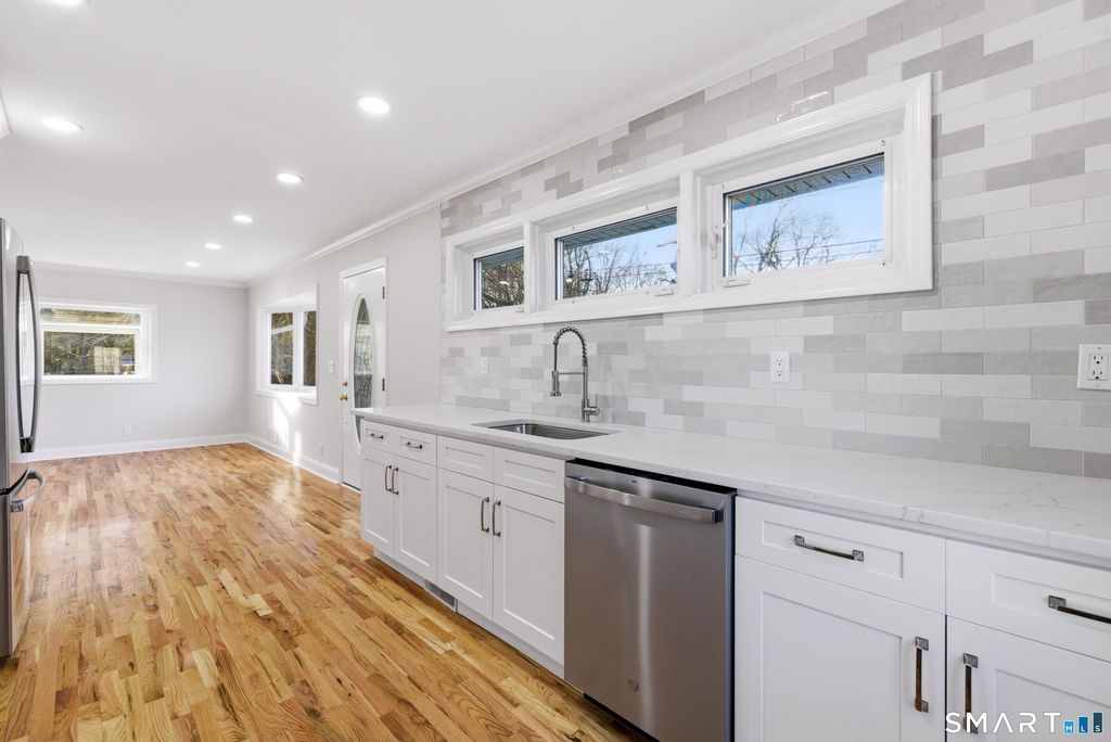 Photo of 42 Cindy Circle, Milford, CT 06460 (MLS # 24148729)