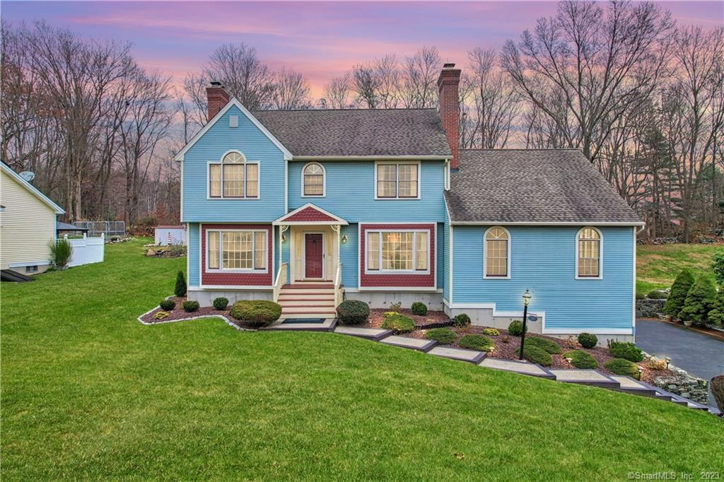 25 Country Club Woods Circle, Waterbury, CT 06708, MLS 170613046