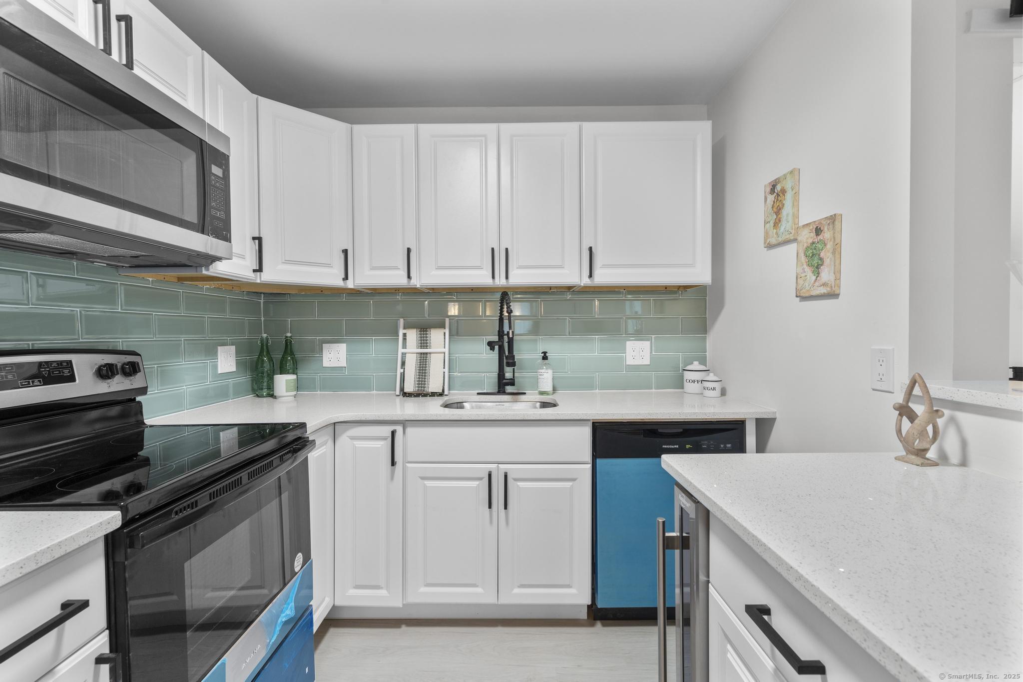 11 Pineview Drive #C, Branford, Connecticut image 5