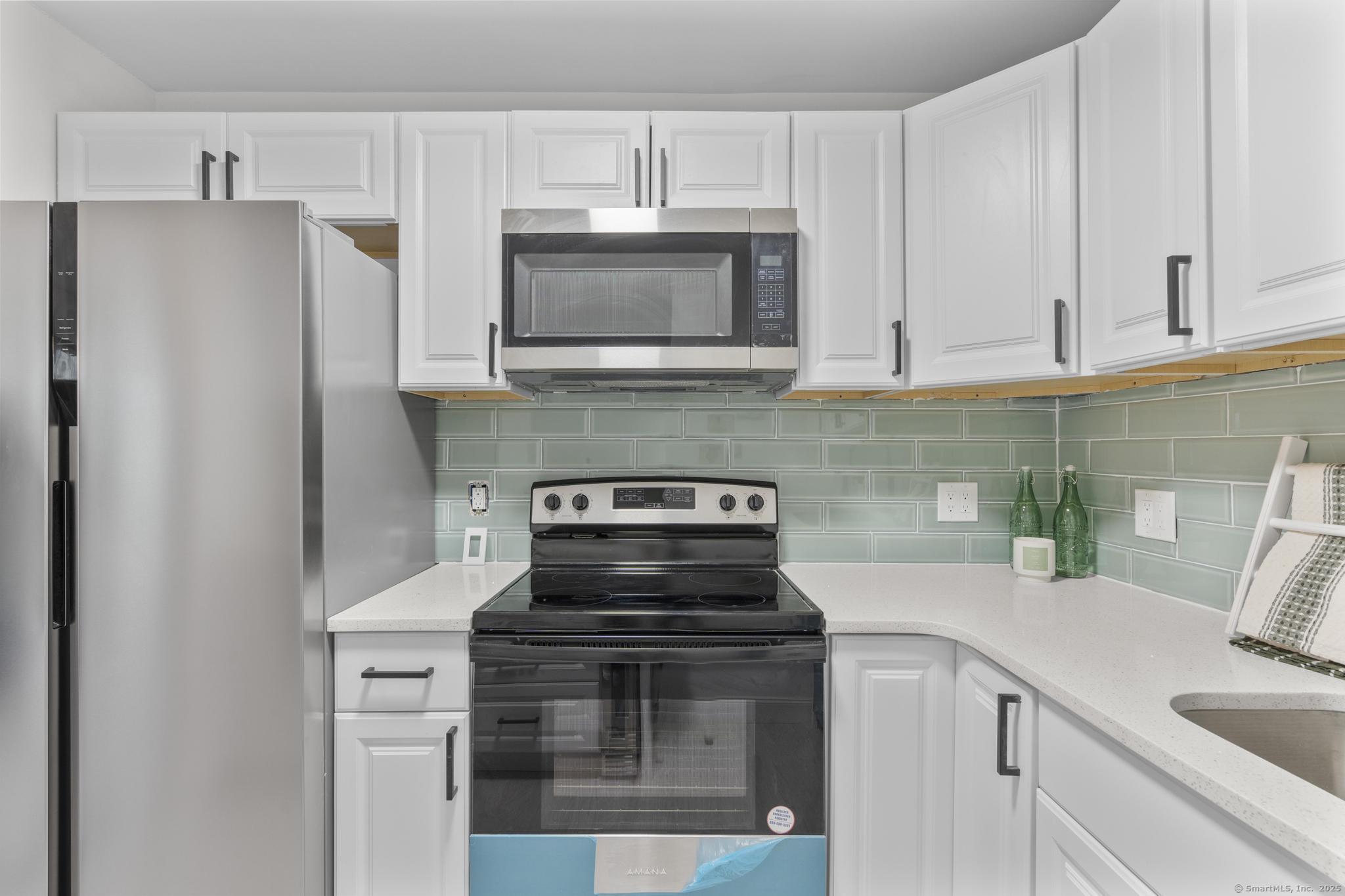 11 Pineview Drive #C, Branford, Connecticut image 7