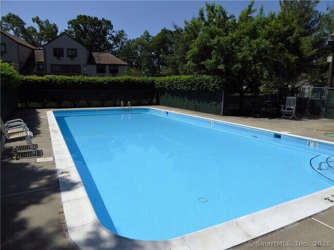 11 Pineview Drive #C, Branford, Connecticut image 37