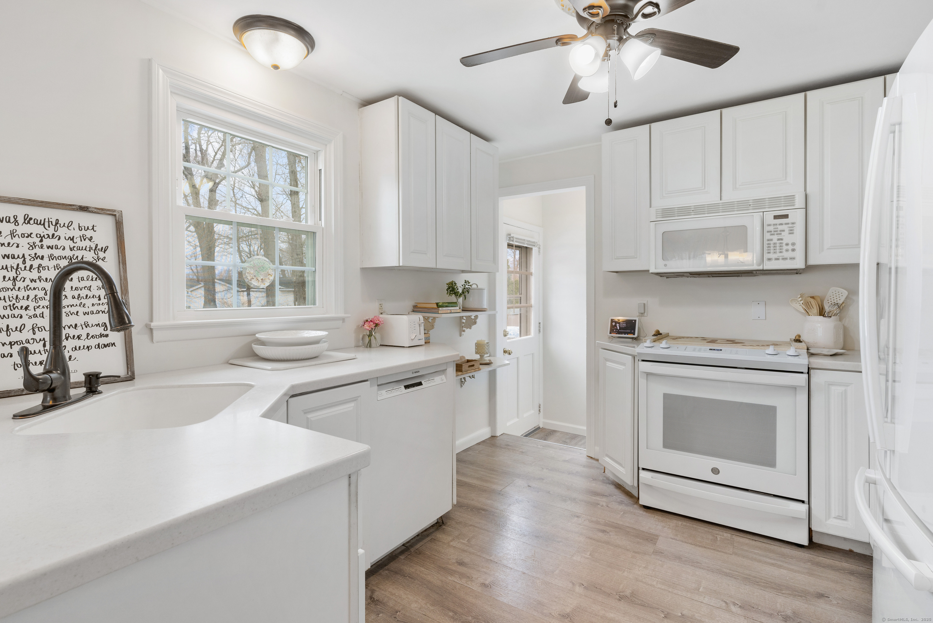18 Woodvale Road, Branford, Connecticut image 17