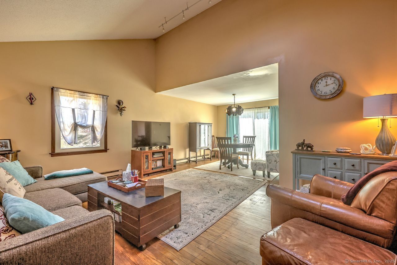 1069 Foxon Road, North Branford, Connecticut image 4