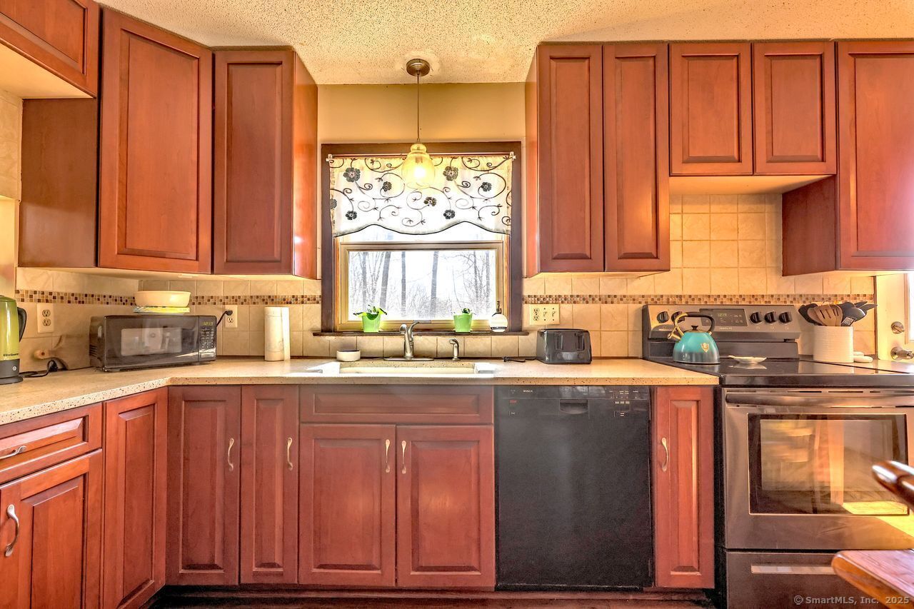 1069 Foxon Road, North Branford, Connecticut image 19