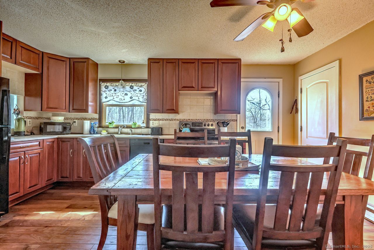 1069 Foxon Road, North Branford, Connecticut image 17