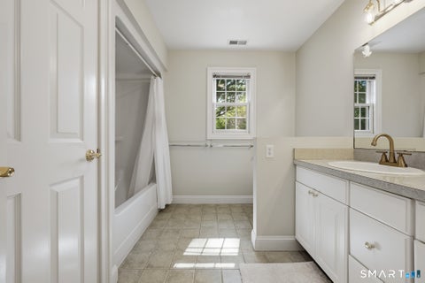 Tiny photo for 37 Jenny Lane #2, Oxford, CT 06478 (MLS # 24187521)