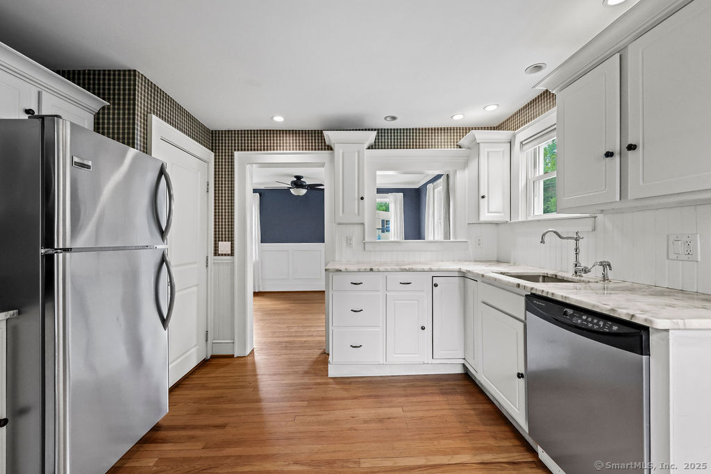 90 Farmington Avenue