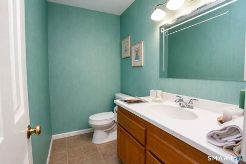 Tiny photo for 4 Camille Lane #4, Canton, CT 06019 (MLS # 24181811)