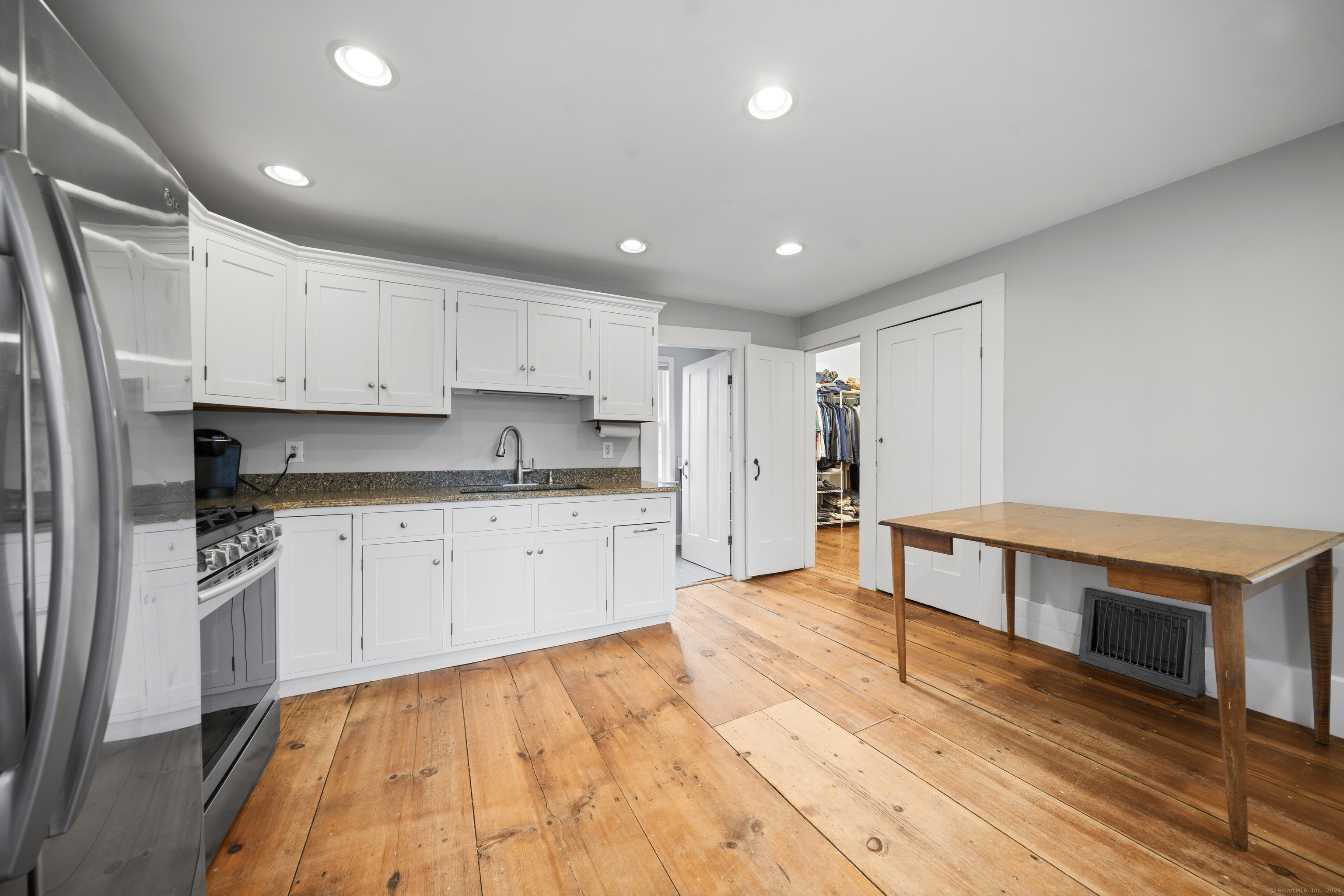 741 Mapleton Avenue, Suffield, Connecticut image 5