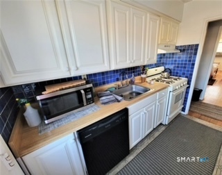 Stamford, Connecticut 06906, United States, 1 Bedroom Bedrooms, ,1 BathroomBathrooms,Residential,Pending,254840