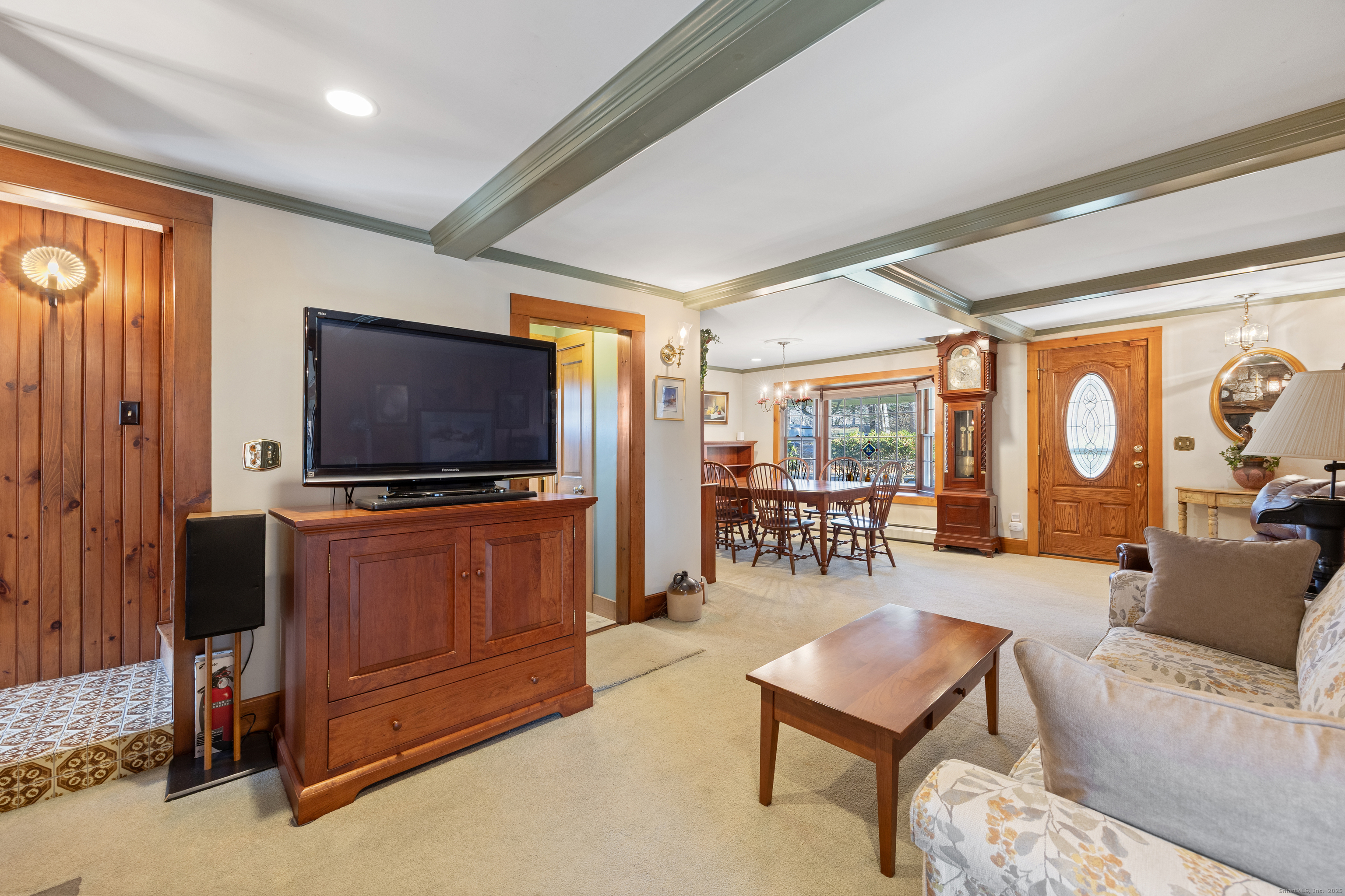 East Hampton, Connecticut 06424, United States, 4 Bedrooms Bedrooms, ,2 BathroomsBathrooms,Residential,Coming Soon,257492