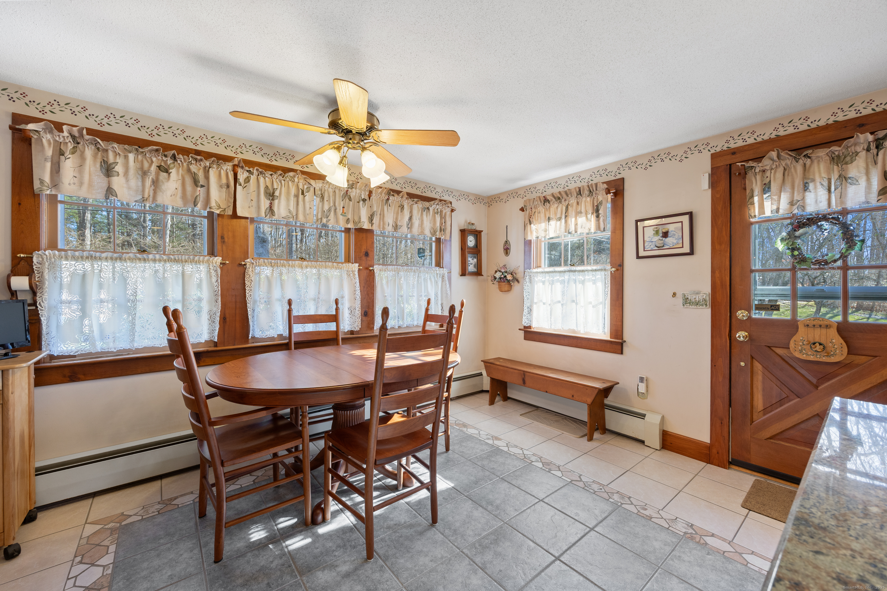 East Hampton, Connecticut 06424, United States, 4 Bedrooms Bedrooms, ,2 BathroomsBathrooms,Residential,Coming Soon,257492