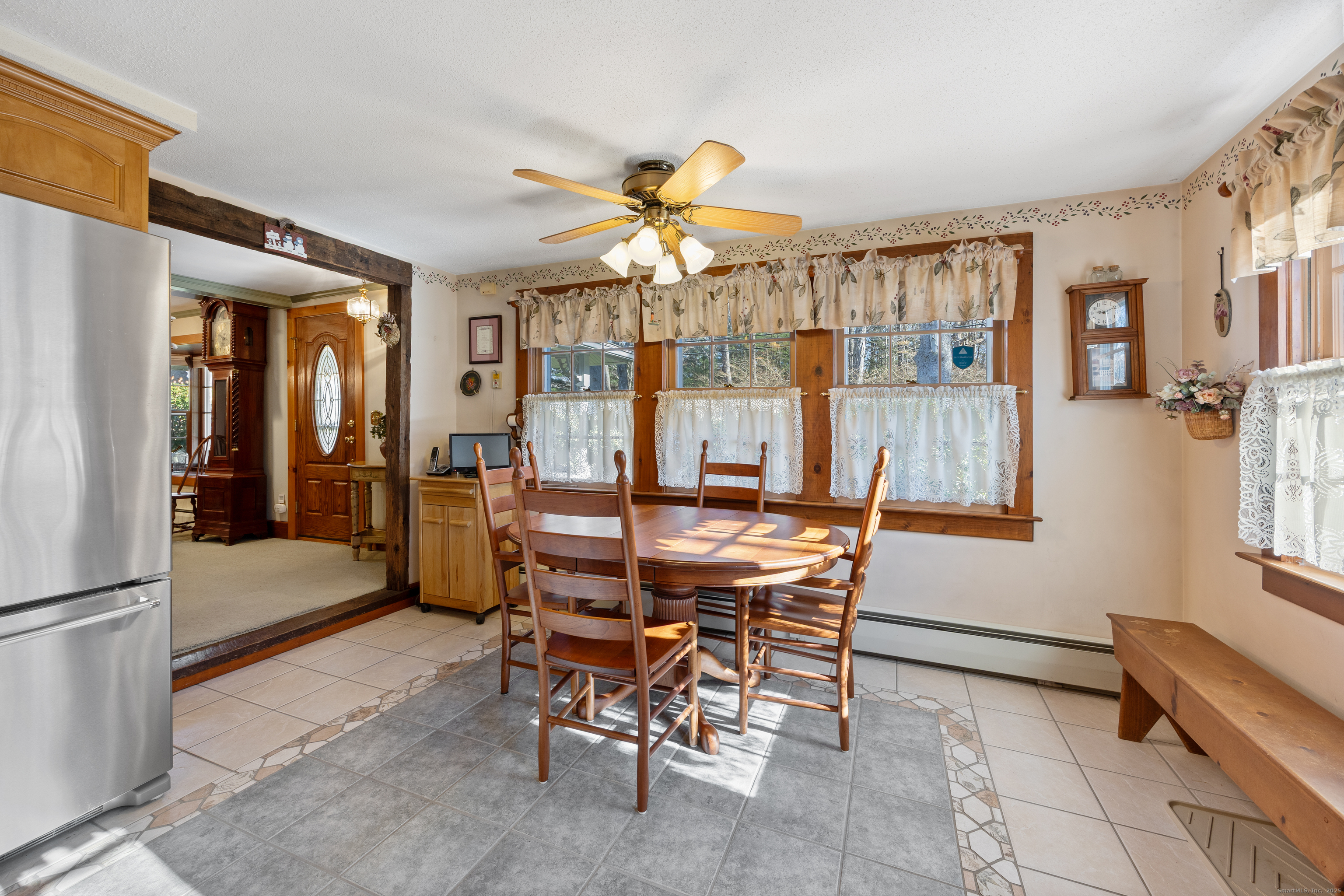 East Hampton, Connecticut 06424, United States, 4 Bedrooms Bedrooms, ,2 BathroomsBathrooms,Residential,Coming Soon,257492