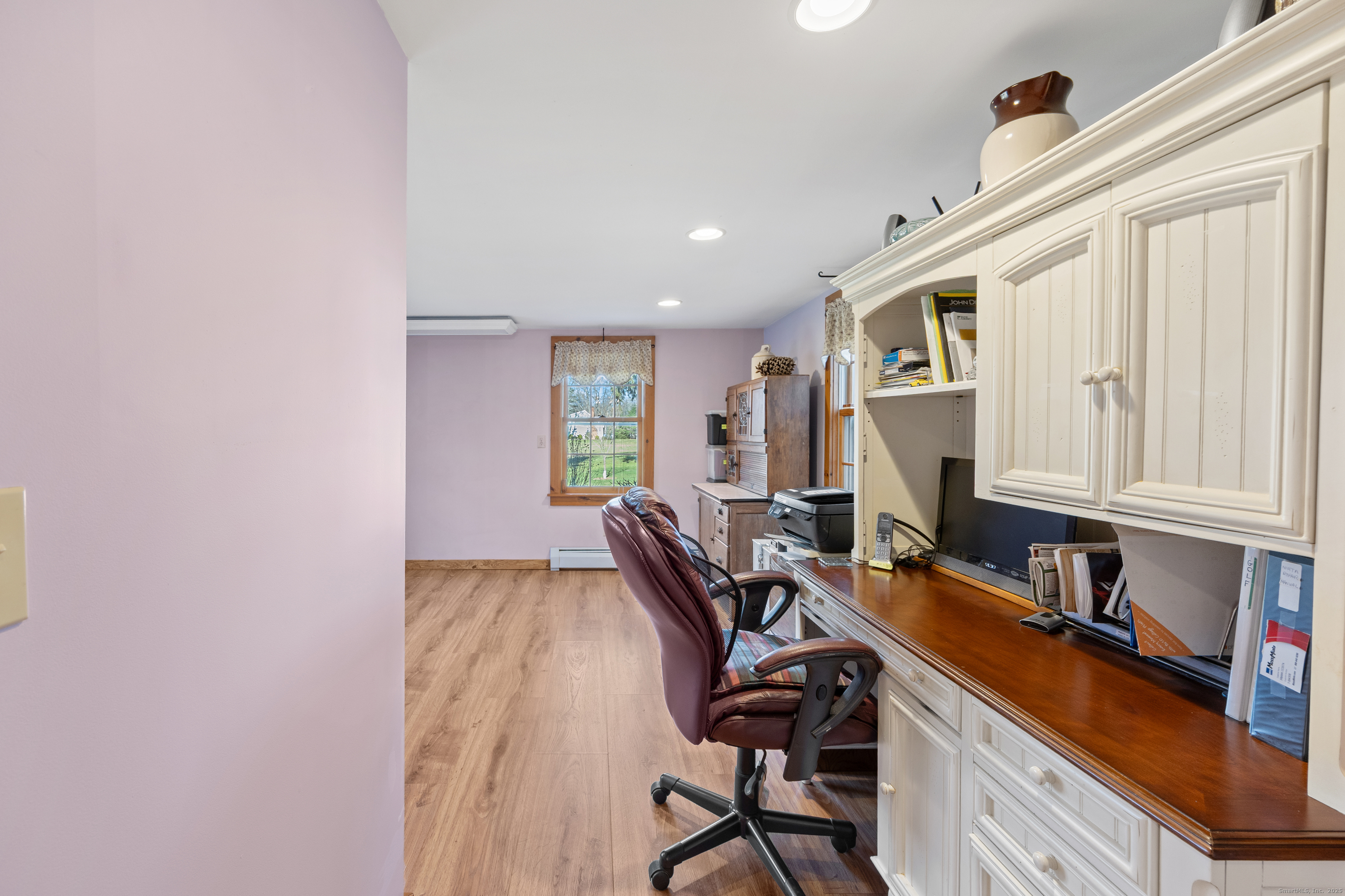 East Hampton, Connecticut 06424, United States, 4 Bedrooms Bedrooms, ,2 BathroomsBathrooms,Residential,Coming Soon,257492