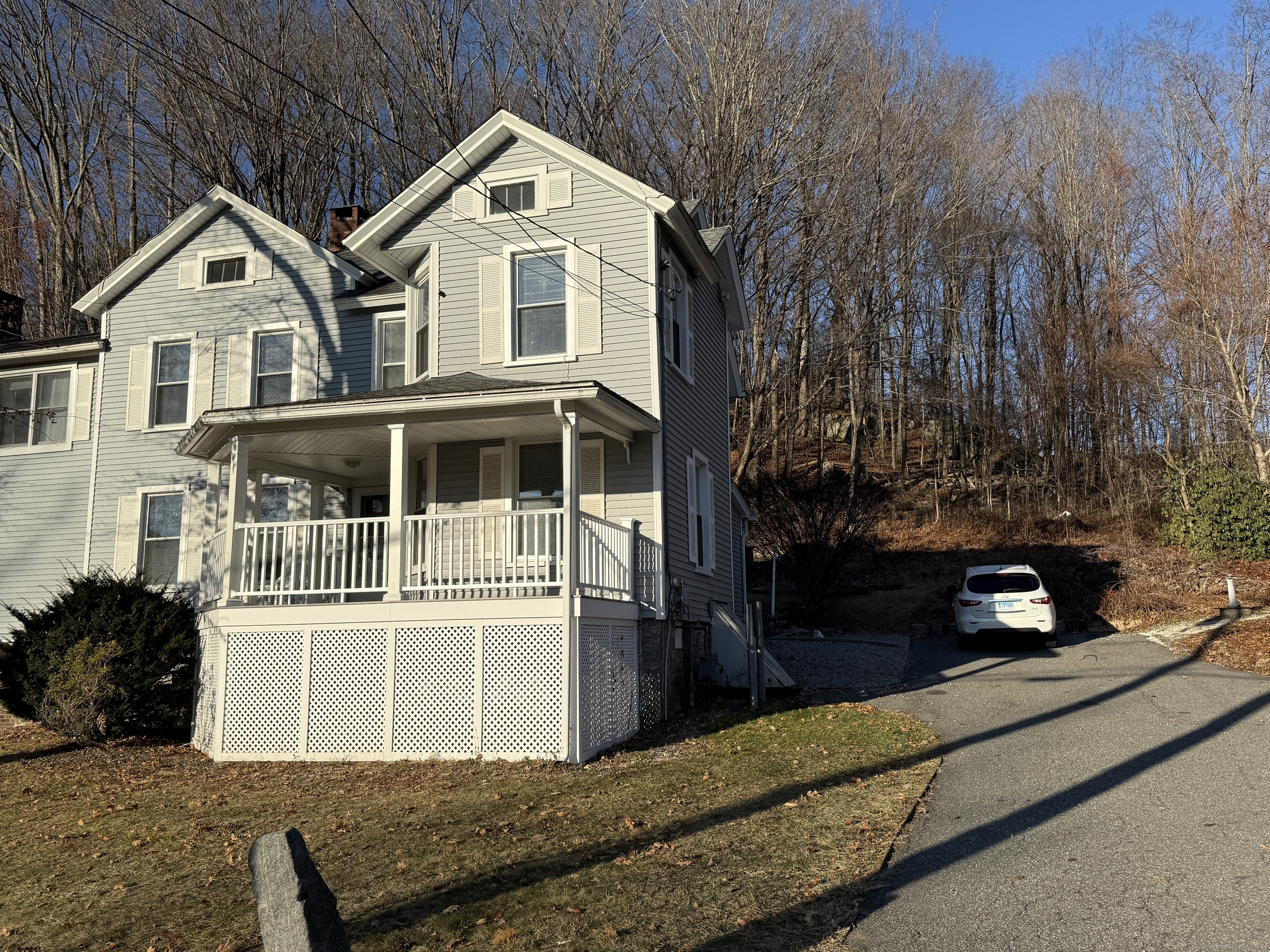 155 Spencer Street 2, Winchester, Connecticut - 3 Bedrooms  
2 Bathrooms  
7 Rooms - 