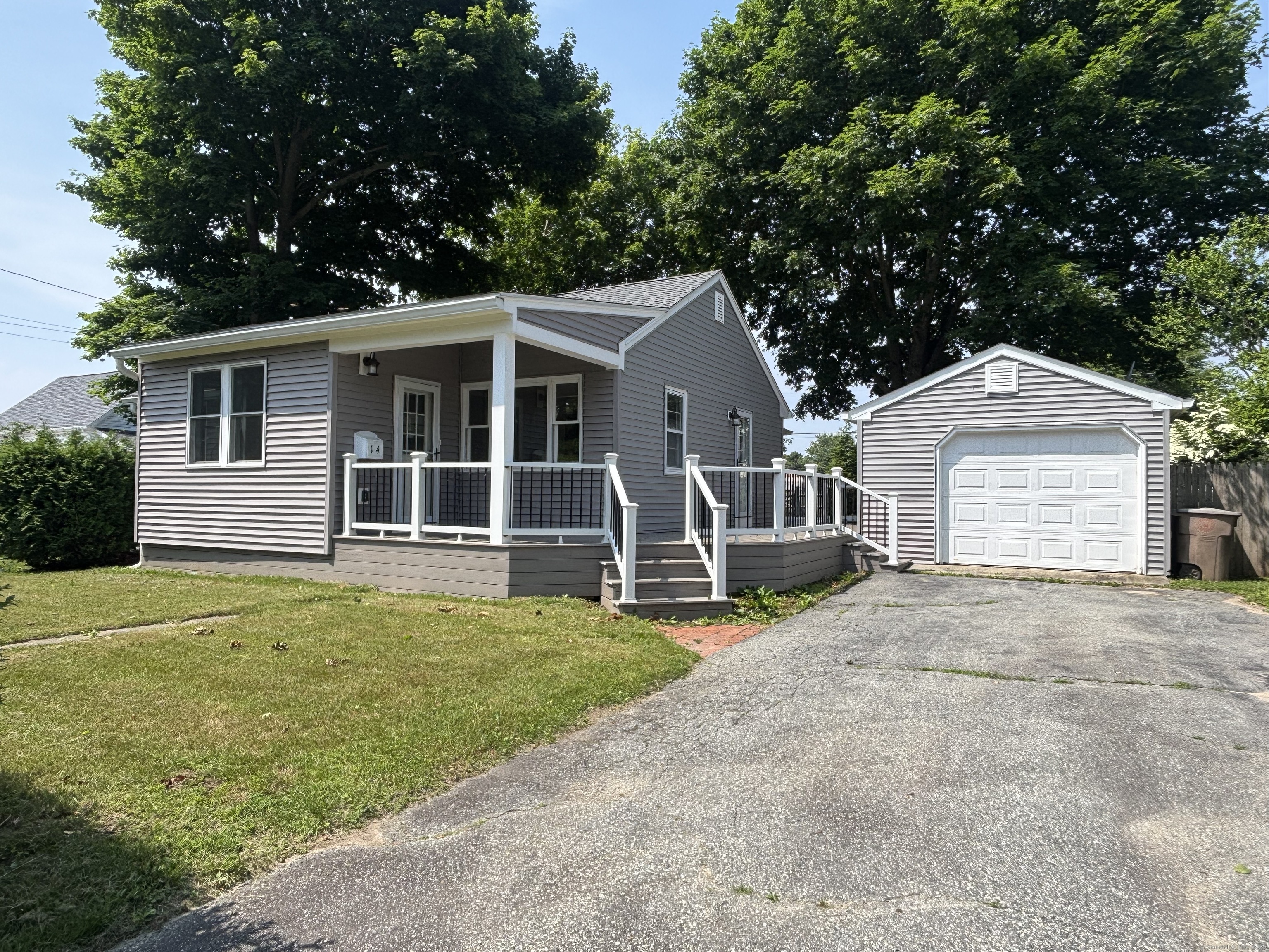 Property for Sale at N Washington Avenue, East Lyme, Connecticut - Bedrooms: 2 
Bathrooms: 2 
Rooms: 5  - $525,000