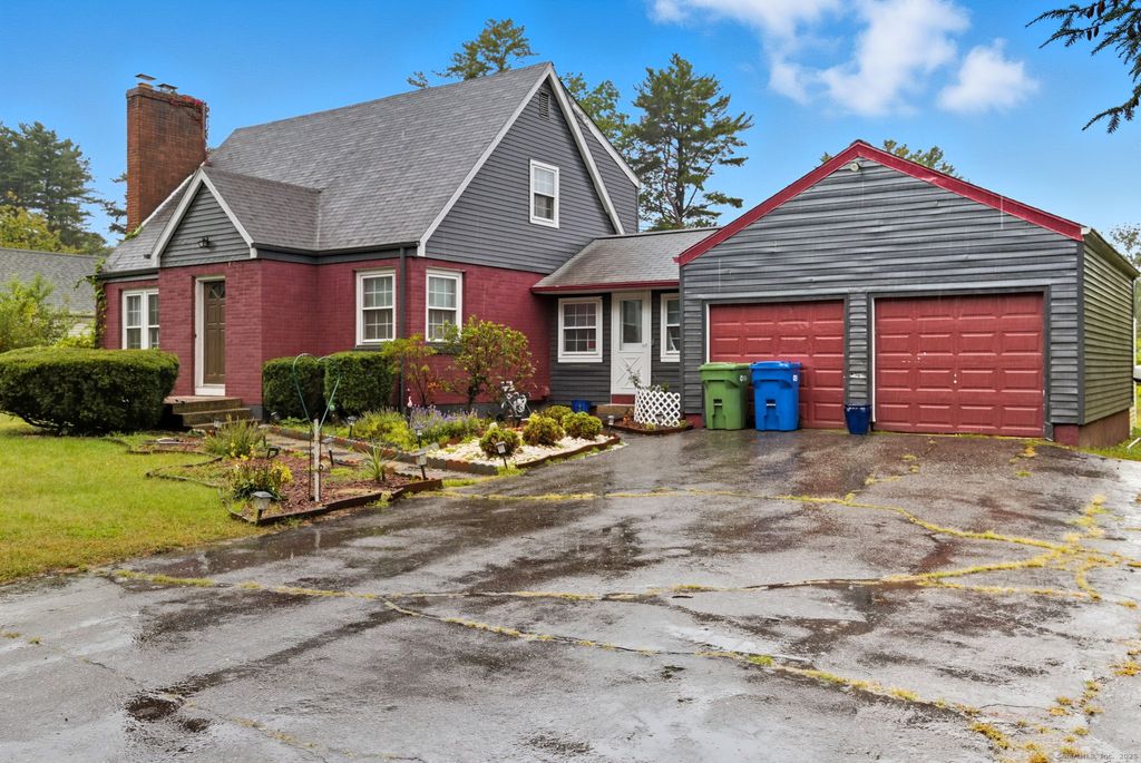 Photo of 41 Chestnut Drive, Windsor, CT 06095 (MLS # 24142259)