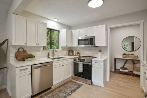 1034 Heritage Village B Southbury CT 06488