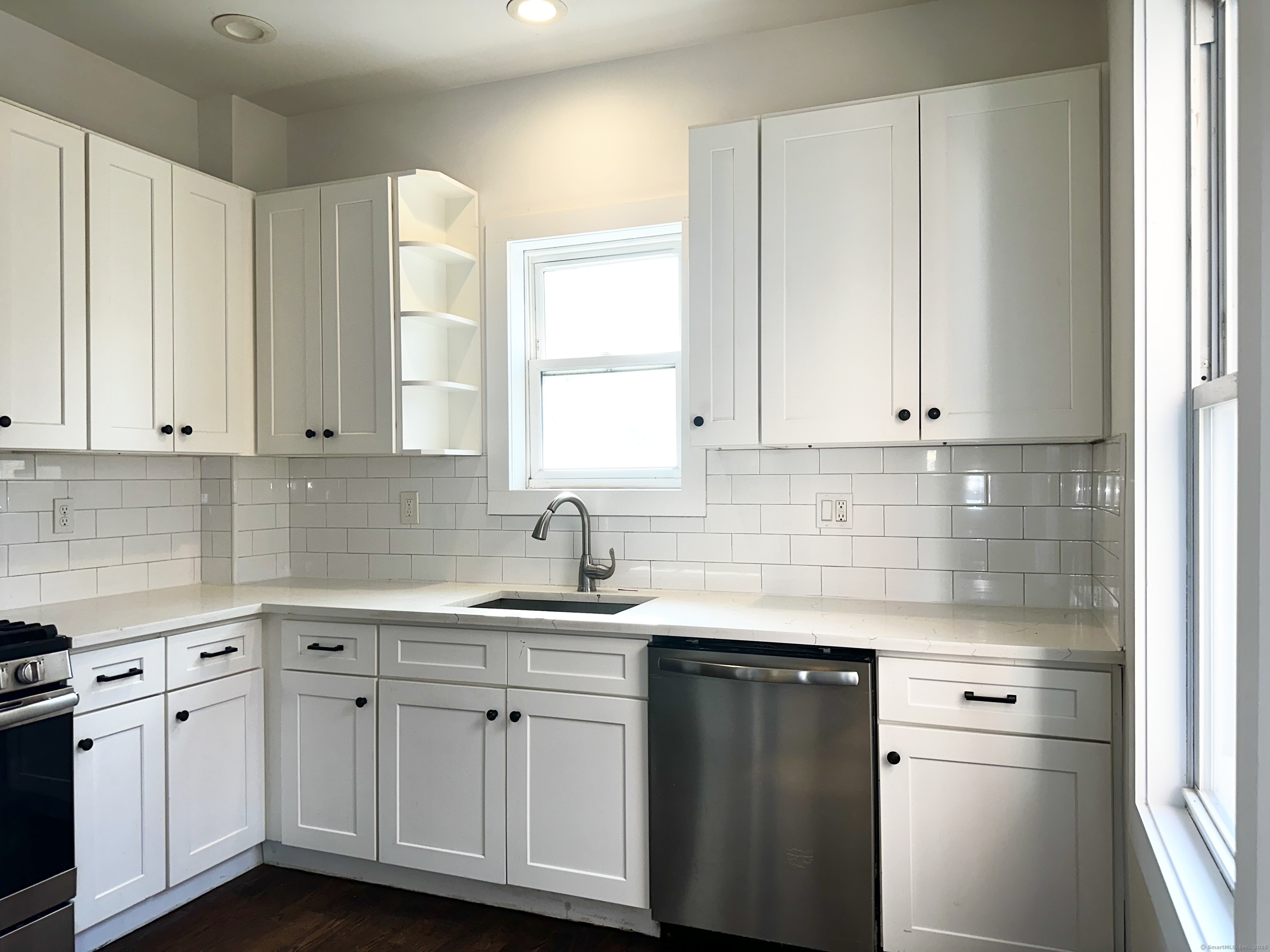 65 Beach Street, Bridgeport, Connecticut image 14