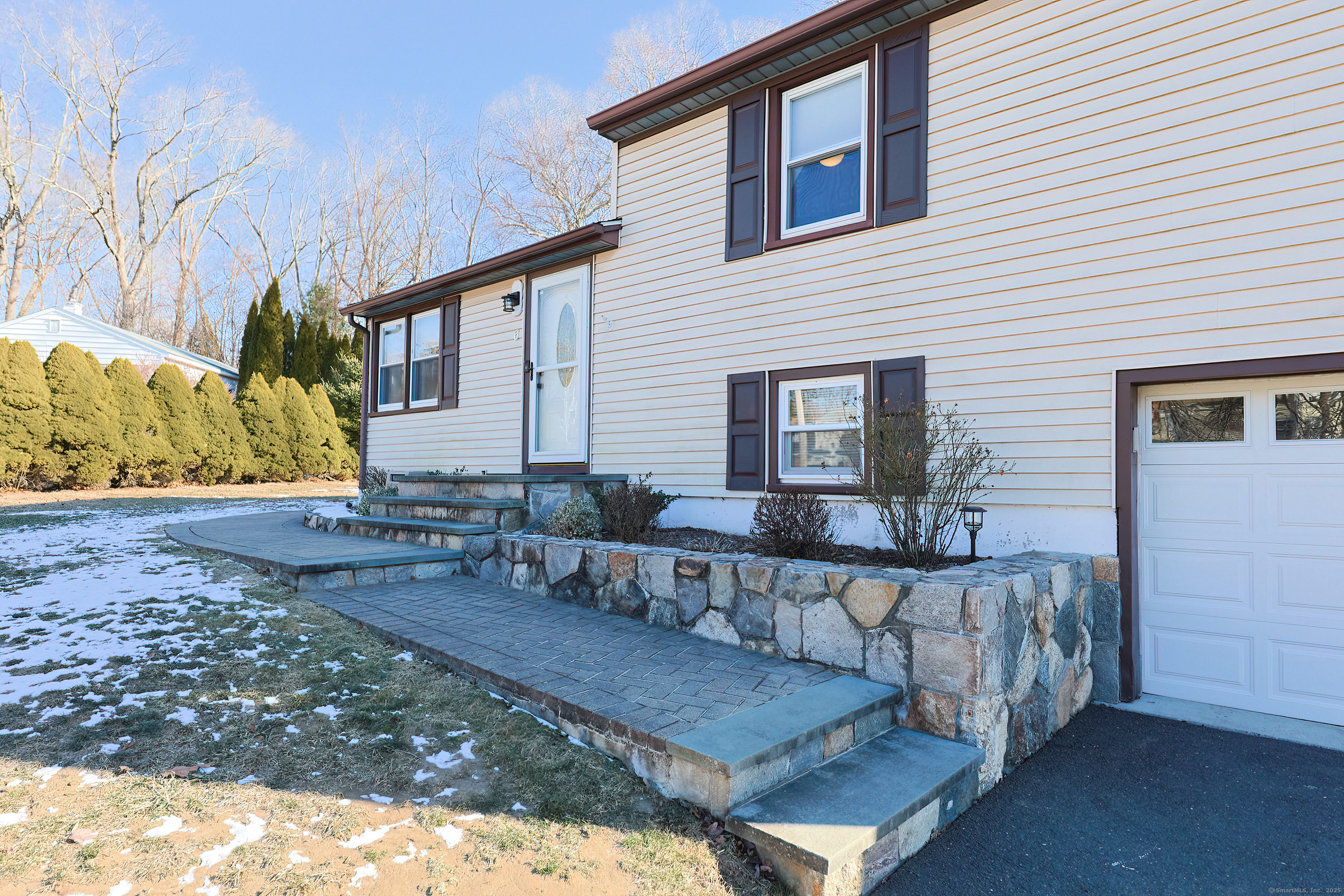 6 Woodbridge Manor Road, Ansonia, Connecticut image 3