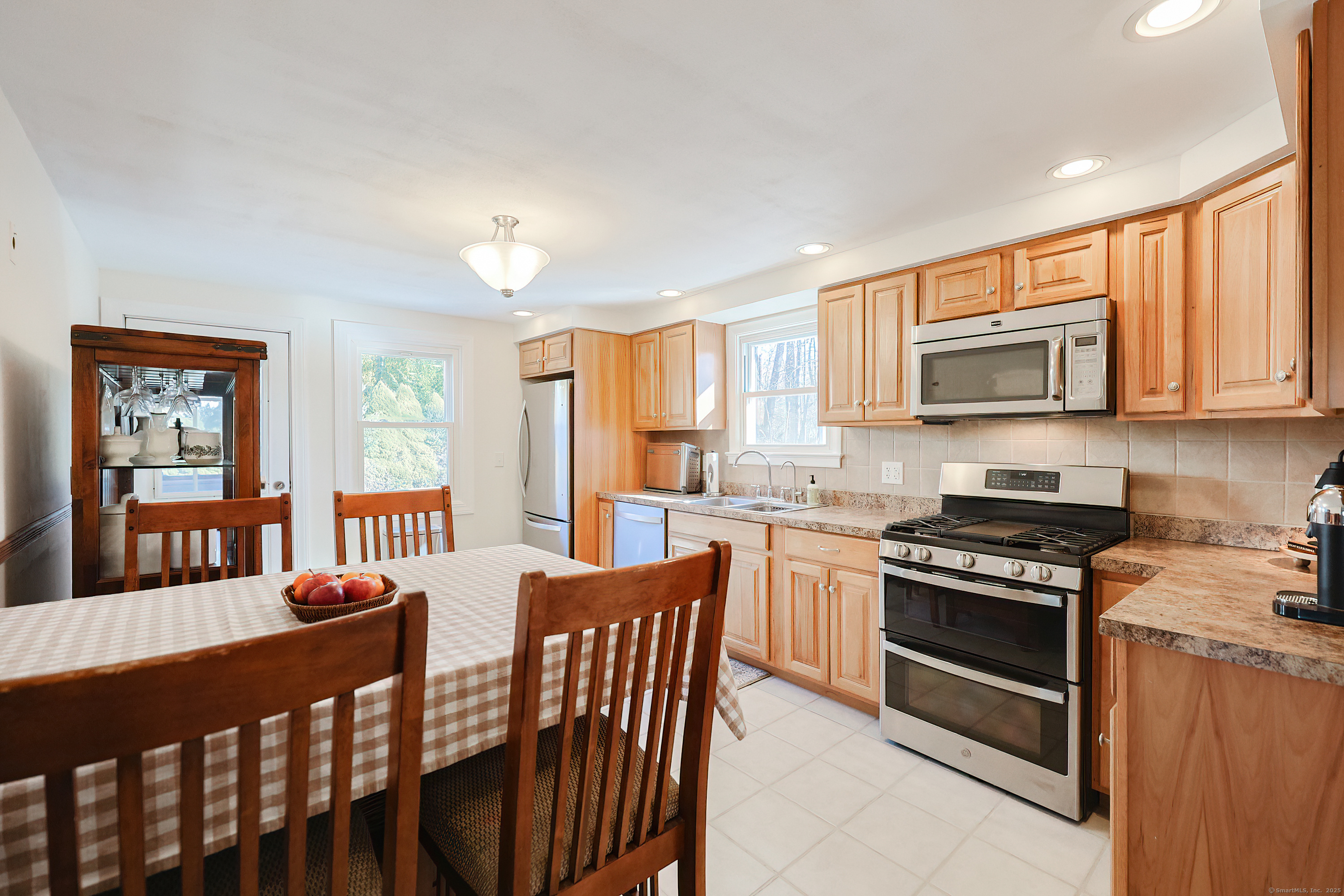 6 Woodbridge Manor Road, Ansonia, Connecticut image 20