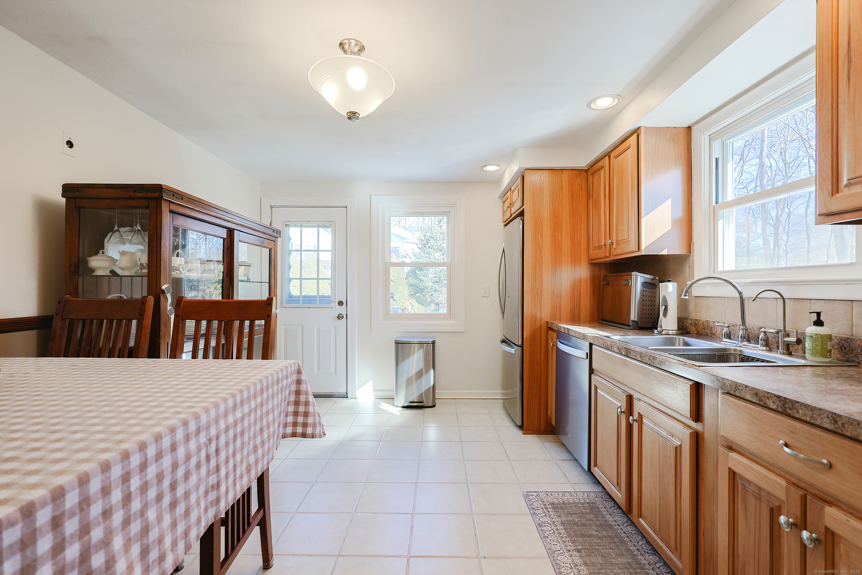 6 Woodbridge Manor Road, Ansonia, Connecticut image 22