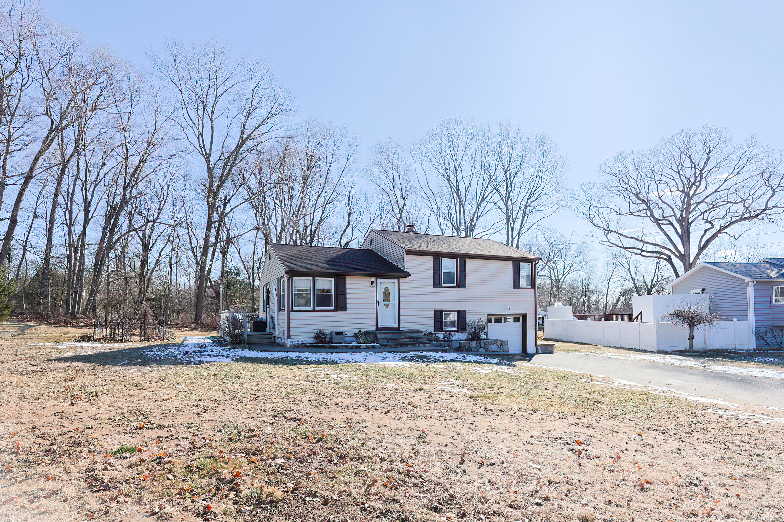 6 Woodbridge Manor Road, Ansonia, Connecticut image 5