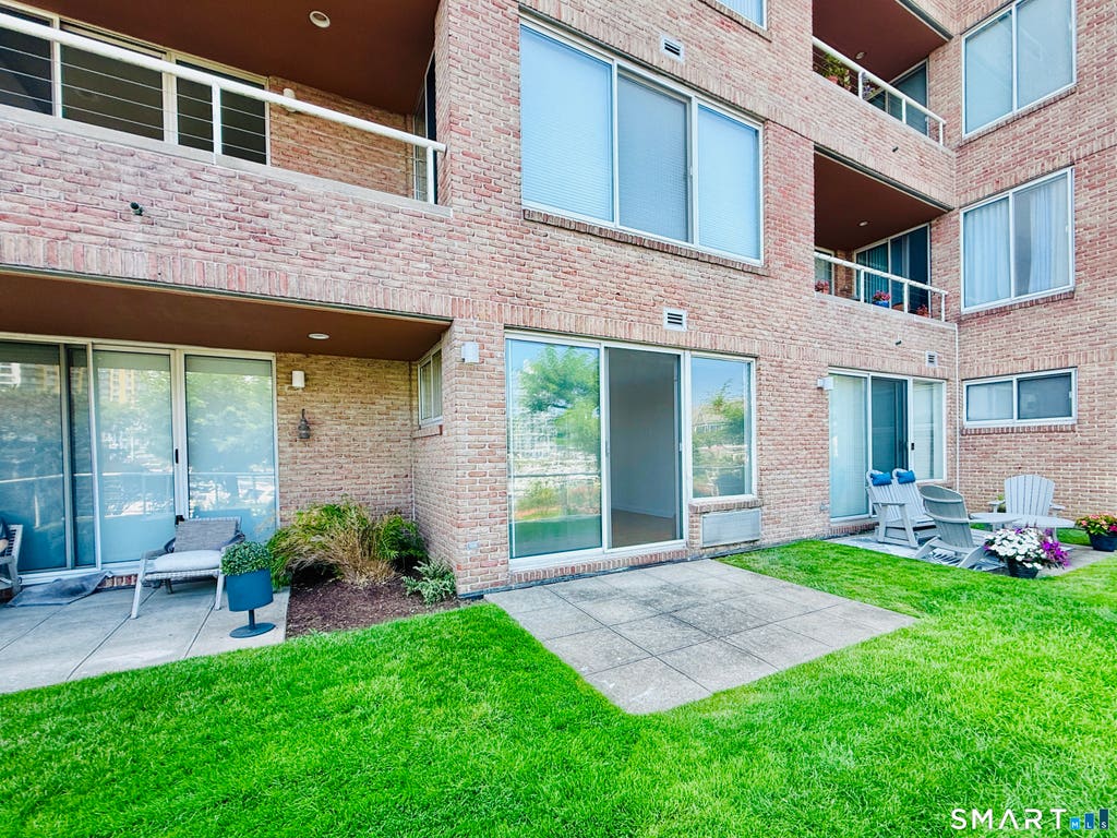 Photo of 98 Southfield Avenue, Stamford, CT 06902 (MLS # 24194651)