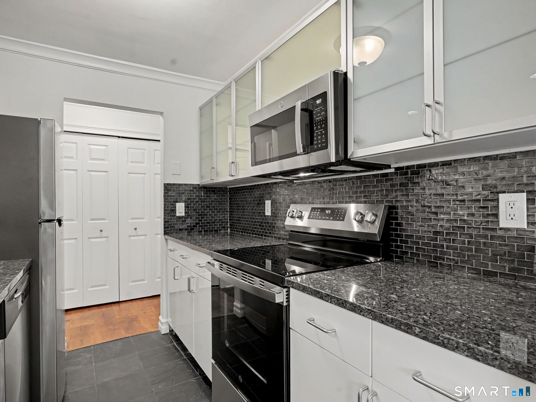 180 Glenbrook Road 9