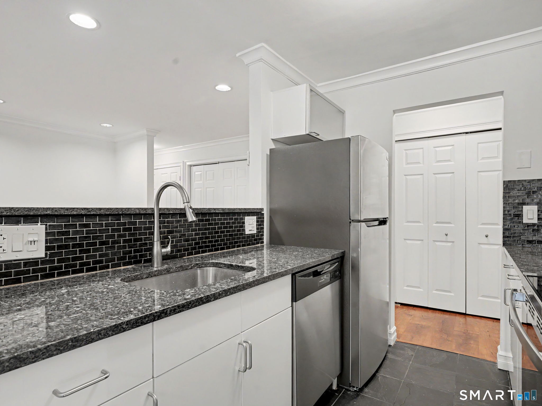 180 Glenbrook Road 9