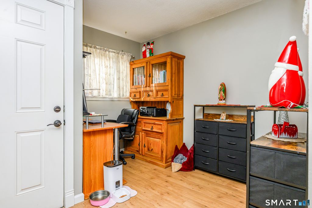 Photo of 5 Upper Commons, Woodbury, CT 06798 (MLS # 24144930)