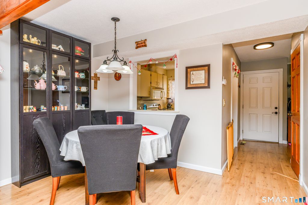 Photo of 5 Upper Commons, Woodbury, CT 06798 (MLS # 24144930)