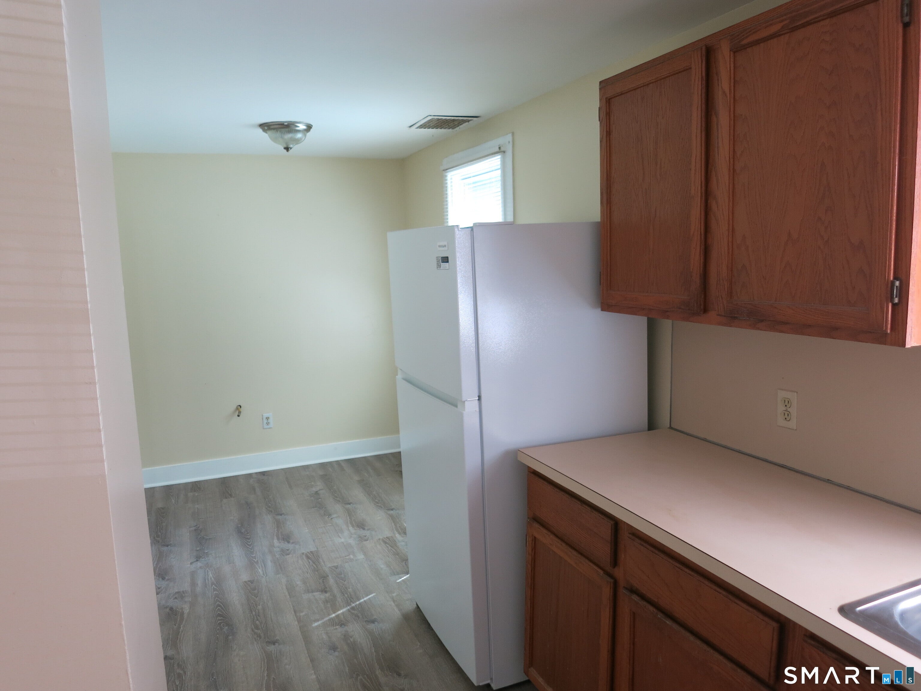 16 Leesville Road A
