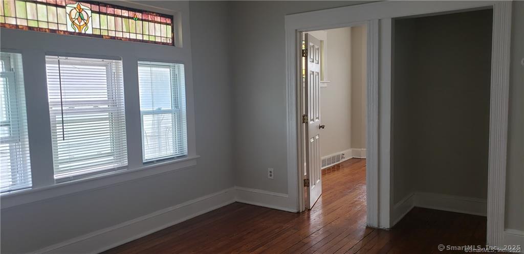 Smith Street 1st, Bridgeport, Connecticut - 3 Bedrooms  
1 Bathrooms  
5 Rooms - 