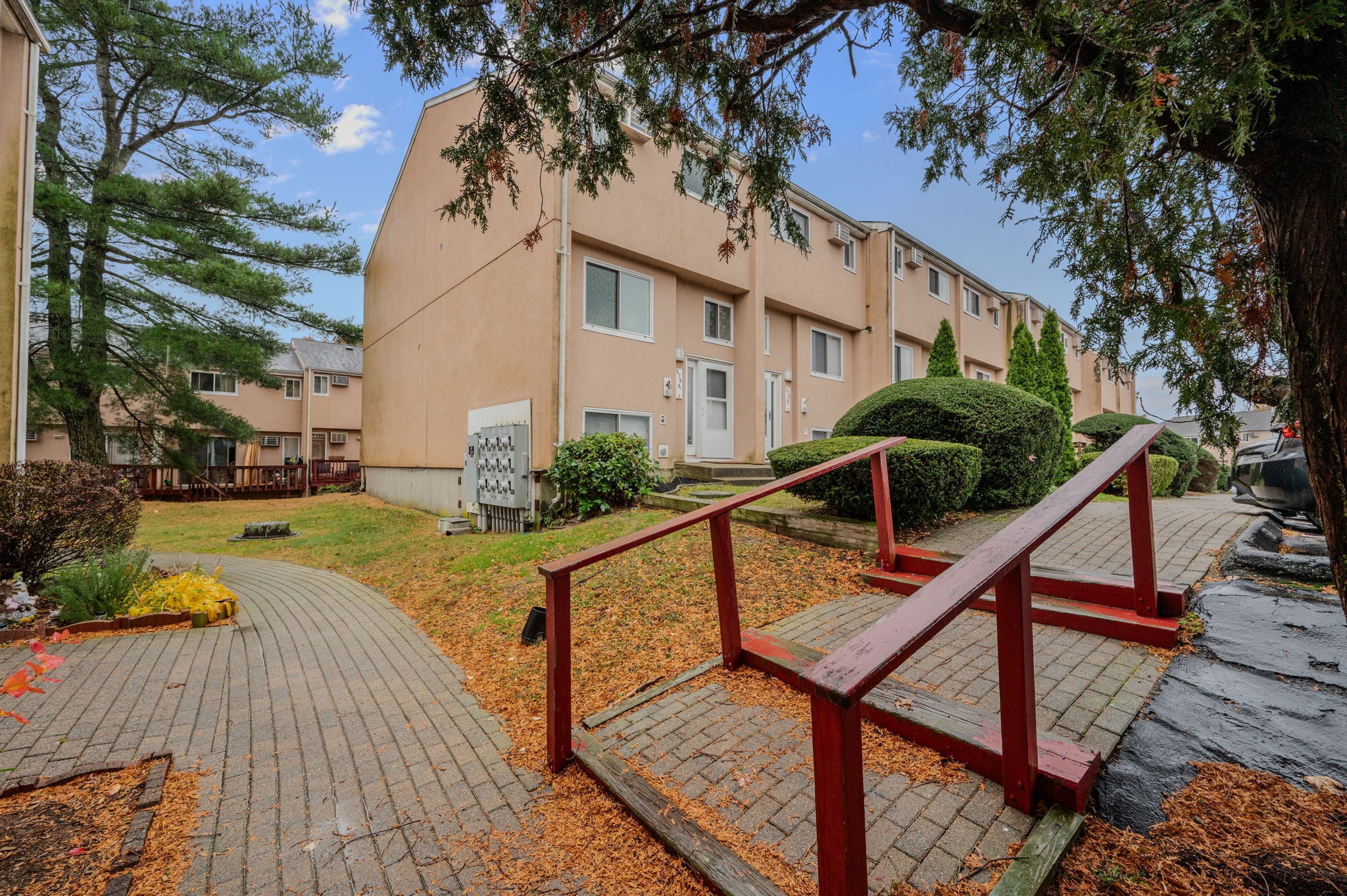 576 Shennecossett Road A