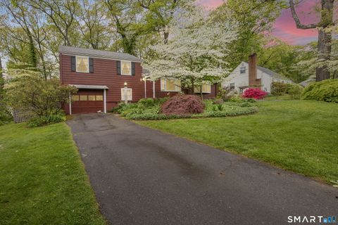 Photo of 19 Tanglewood Road, Farmington, CT 06032 (MLS # 24175959)