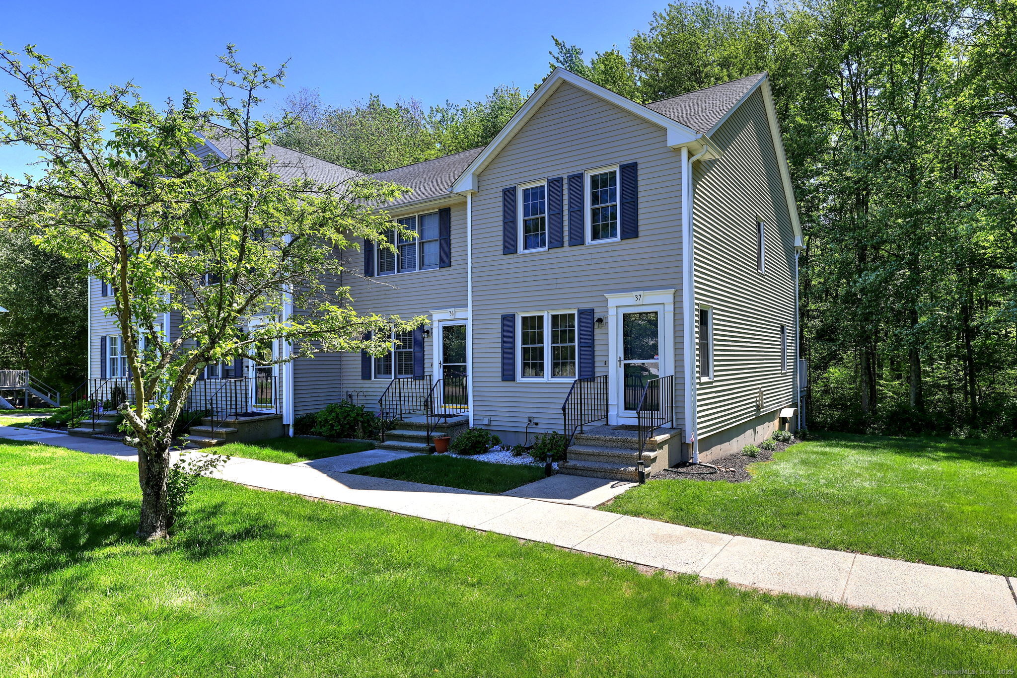 37 White Tail Lane #37, Wallingford, Connecticut image 1