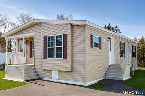 Homes For Rent - 111 Clark Lane #46<br/> Waterford, CT 06385