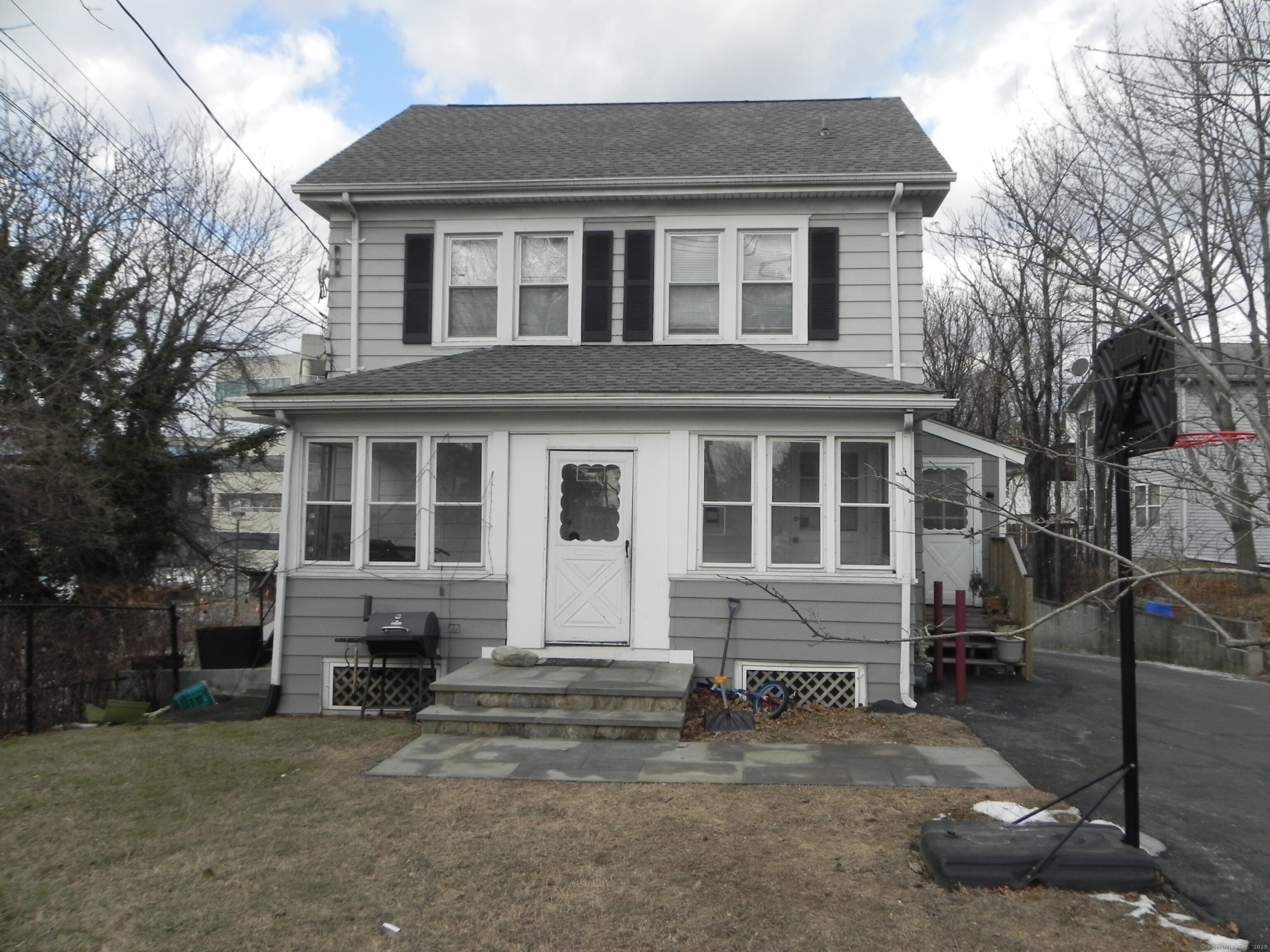 Rental Property at Saint John Street 1, Norwalk, Connecticut - Bedrooms: 2 
Bathrooms: 1 
Rooms: 4  - $2,400 MO.