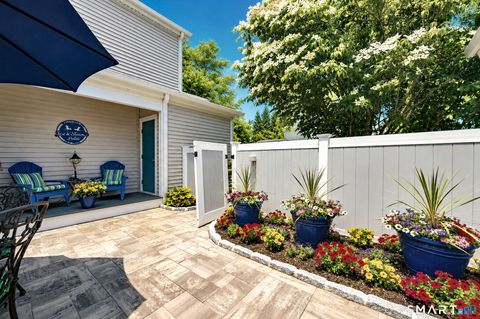 Tiny photo for 175 S End Road #B14, East Haven, CT 06512 (MLS # 24184978)