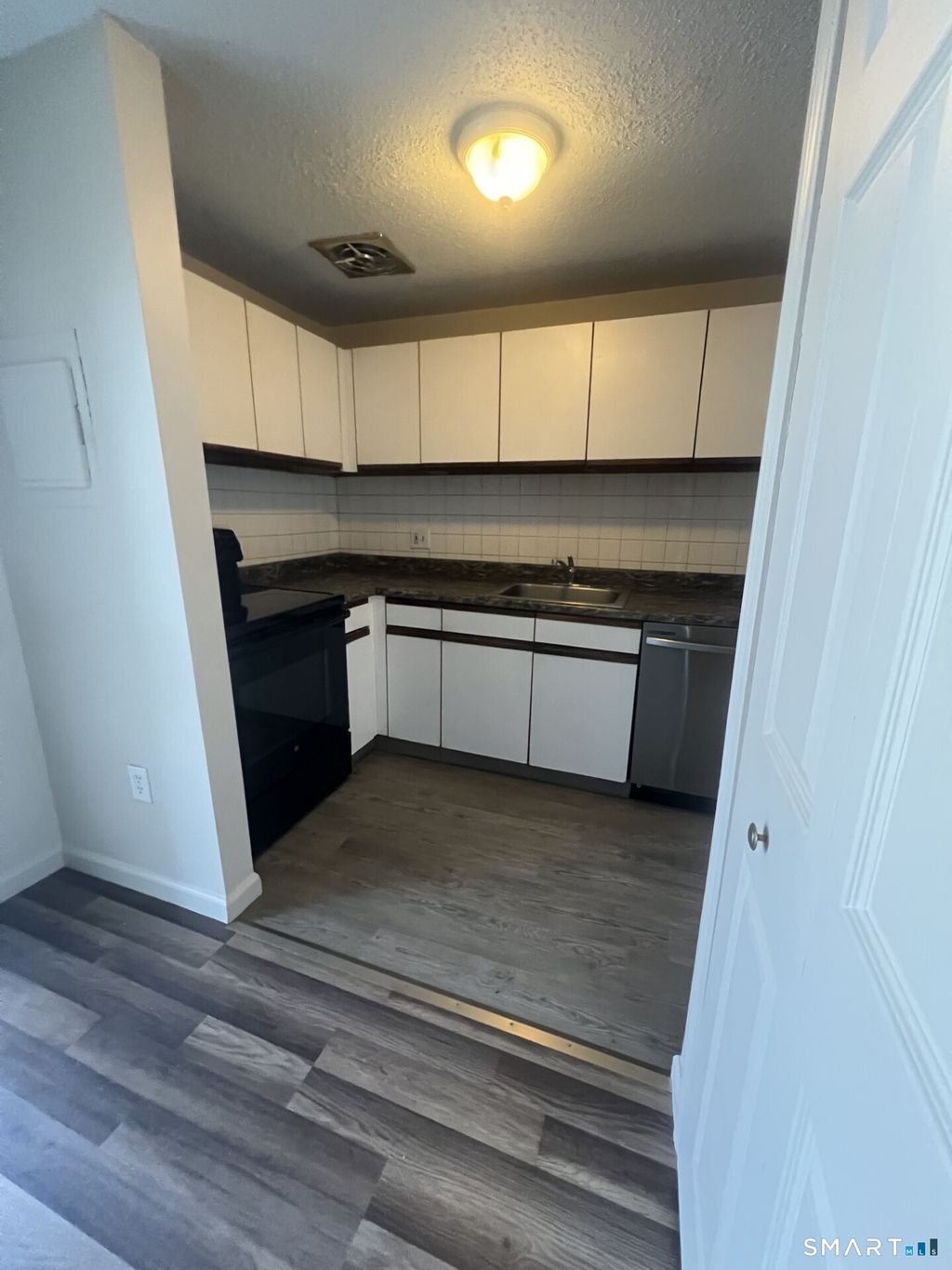 Photo of 195 Burgundy Hill Lane #195, Middletown, CT 06457 (MLS # 24148009)