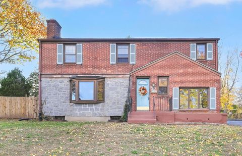 Photo of 481 Ridge Road, Wethersfield, CT 06109 (MLS # 24136913)