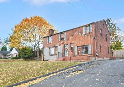 Photo of 481 Ridge Road, Wethersfield, CT 06109 (MLS # 24136913)