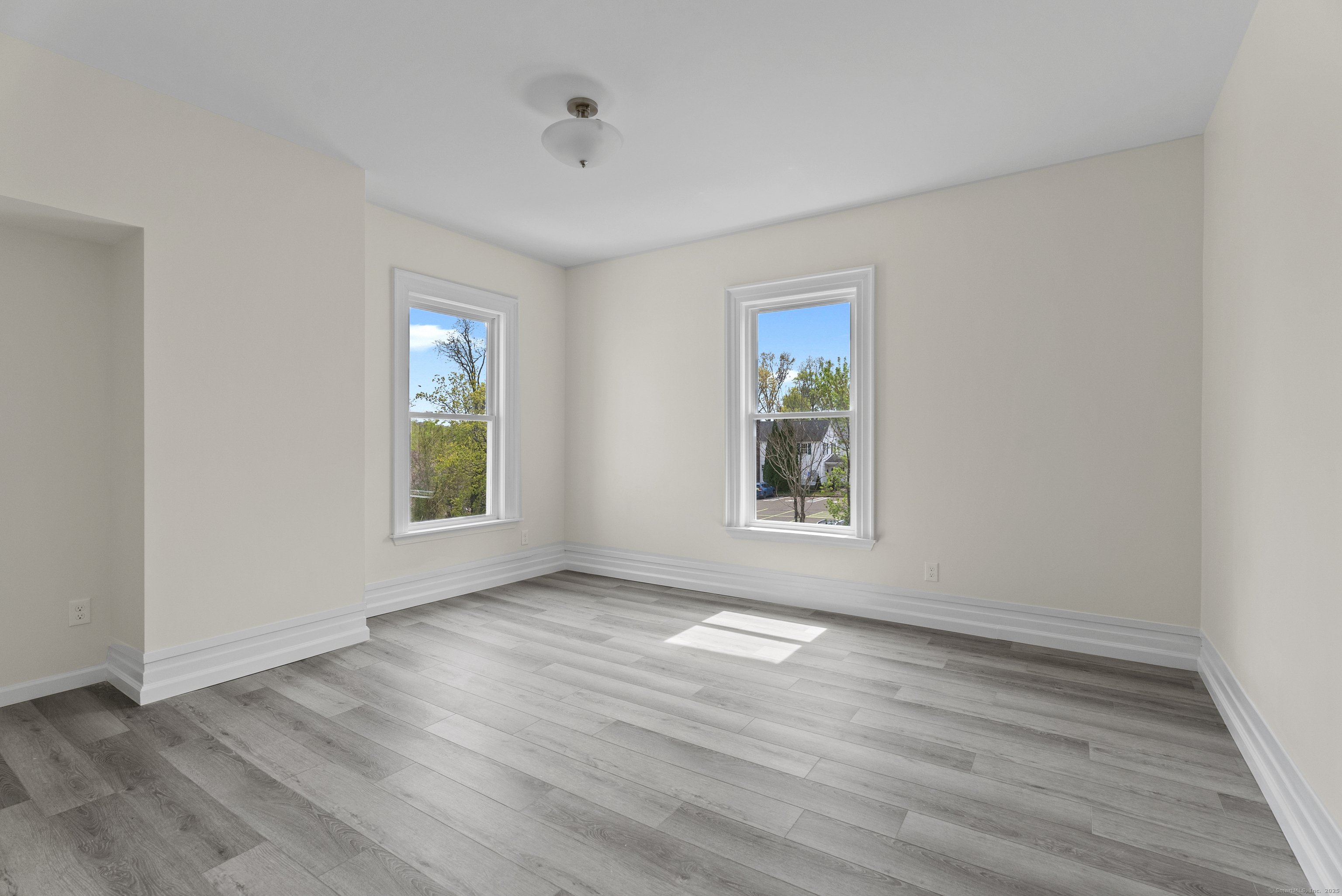 South Main Street 2C, Wallingford, Connecticut - 1 Bedrooms  
1 Bathrooms  
4 Rooms - 