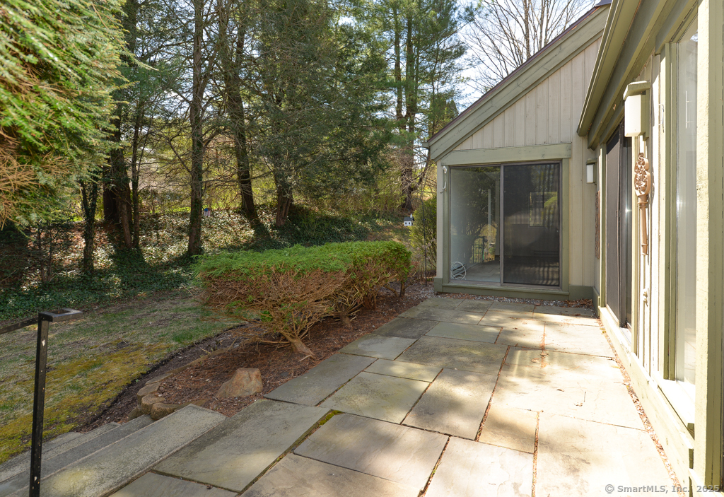 607 Heritage Village #B, Southbury, Connecticut image 18