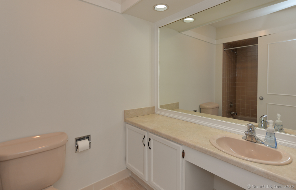 607 Heritage Village #B, Southbury, Connecticut image 15